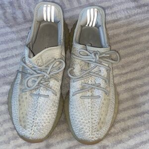 adidas Men's Light Gray Knit Sneakers with Gum Sole